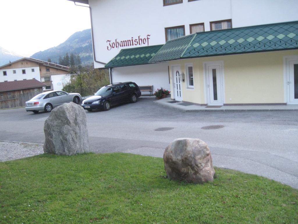 Johannishof Hotel Stumm Exterior foto